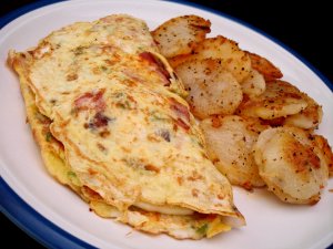 Recept online: Rychl� omeleta s cuketami: Rychl� barevn� omeleta  z cuket, �unky a vajec
